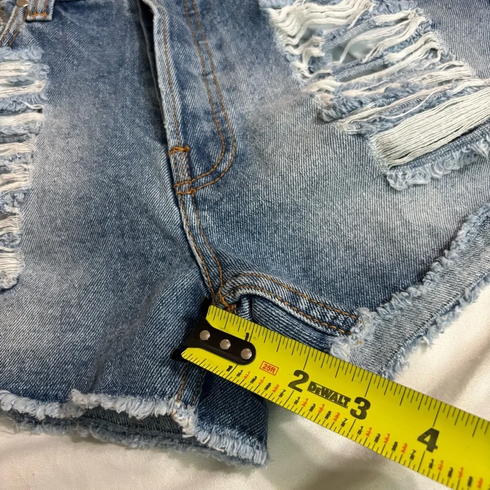 MINKPINK Light Wash Distressed Button Fly Shorts size L - Blue - Picture 9 of 10